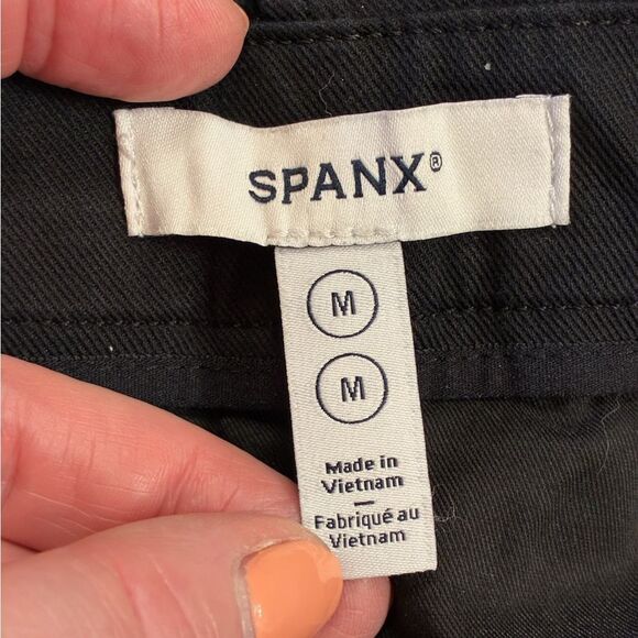 SPANX SPANXsupersmoothM Stretch Twill Short 7" Inseam Black Women's Size Medium - Picture 10 of 10